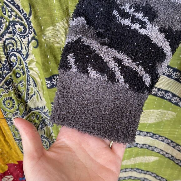 NWT Barefoot Dreams CozyChic Seaside Crewneck Carbon Camo Sweater Size Large - Picture 5 of 16